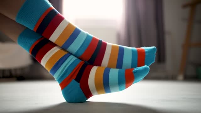Auf Schritt und Tritt zur mentalen Klarheit mit neuro socks kaufen