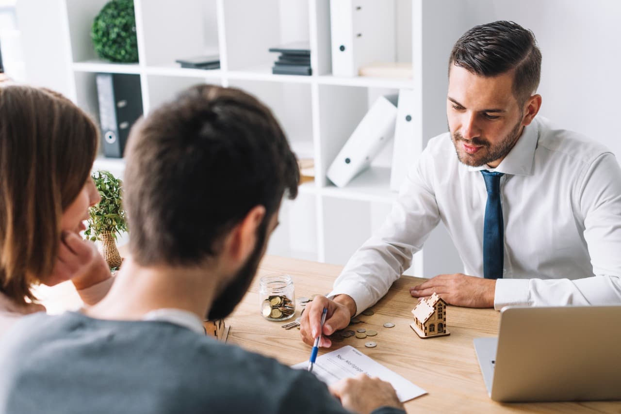 Fach- und Führungskräfte finden durch diskrete Headhunter