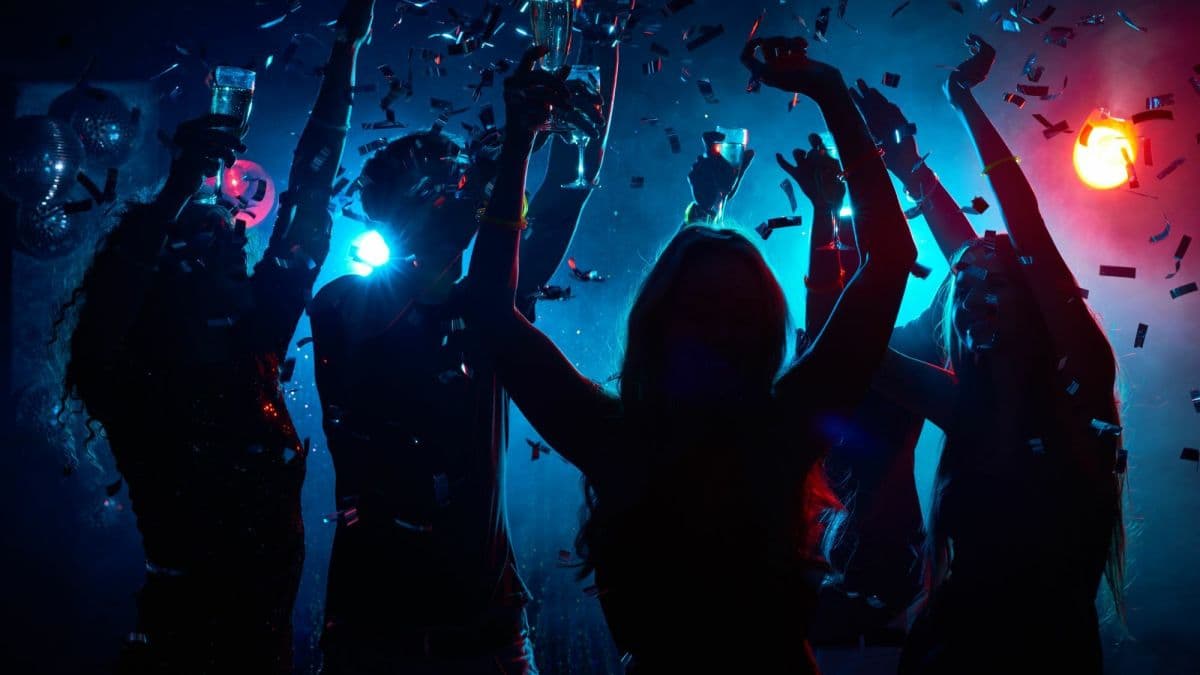 Feiern Sie den Feierabend stilvoll bei der After-Work-Party Berlin