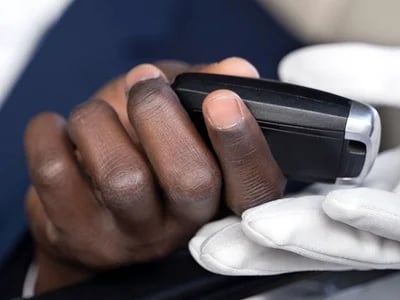 Autoschlüssel nachmachen lassen? MR-KEY ist Ihr professioneller Ansprechpartner