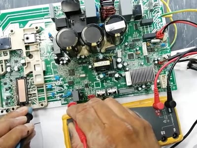 Steuerungsplatine von Viasion – Präzise Elektroniklösungen