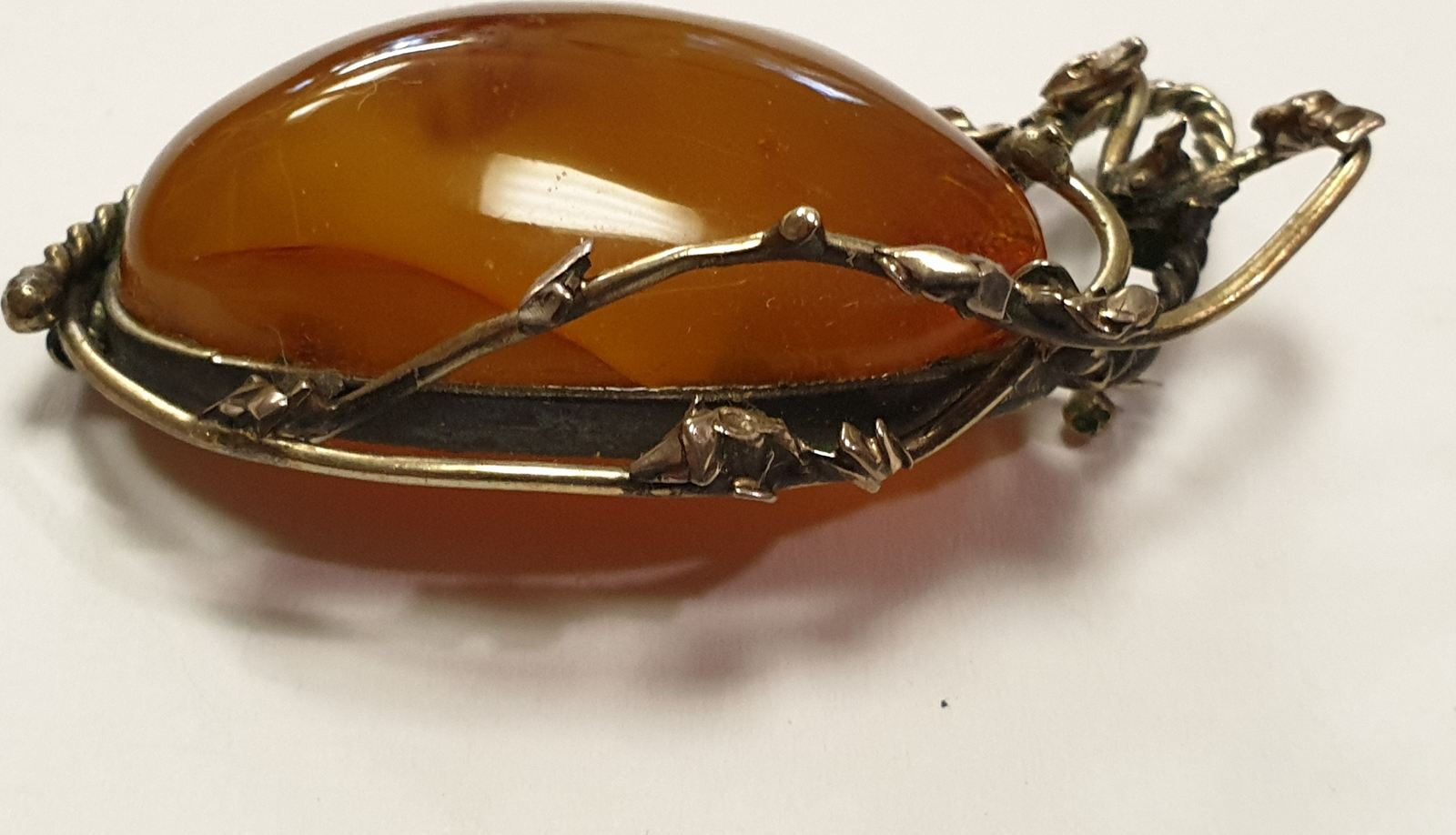 Warum Bernsteinschmuck aus Polen weltweit geschätzt wird